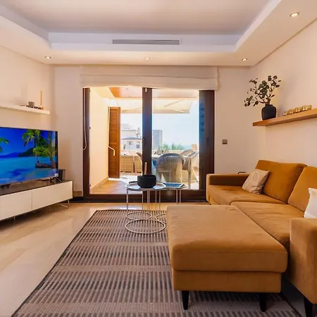 Lägenhet 3br Penthouse With Private Pool Estepona